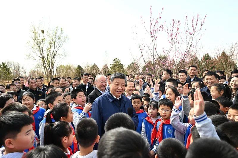 好绿色答卷强调三个“更加注重”不朽情缘首页近观“两山”丨写(图2)